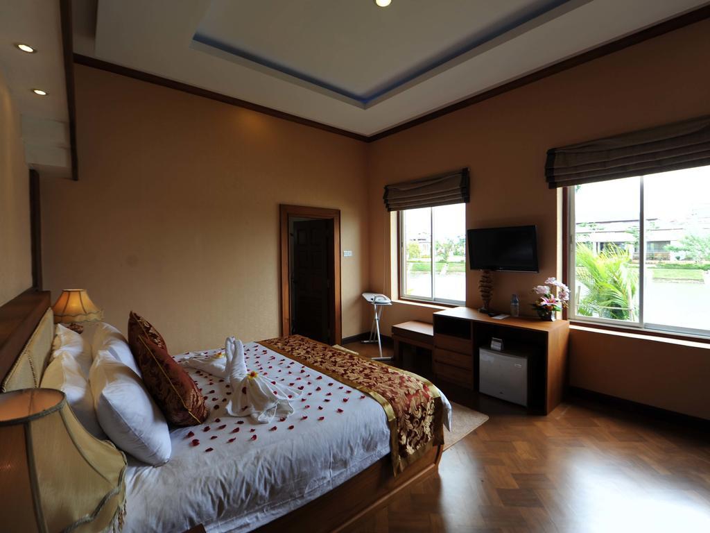 The Golden Lake Hotel Naypyidaw Dış mekan fotoğraf