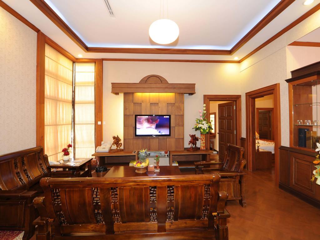 The Golden Lake Hotel Naypyidaw Dış mekan fotoğraf