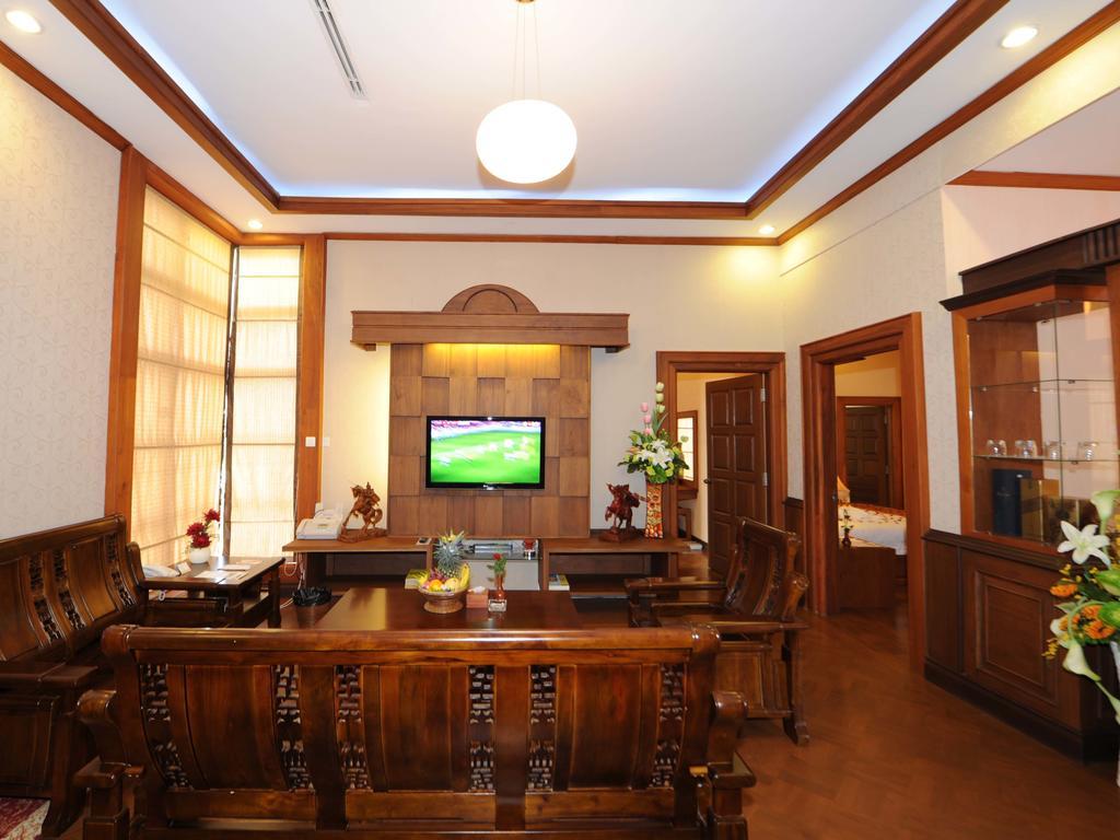 The Golden Lake Hotel Naypyidaw Dış mekan fotoğraf