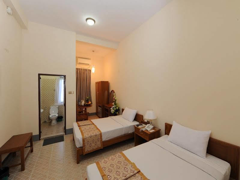 The Golden Lake Hotel Naypyidaw Dış mekan fotoğraf